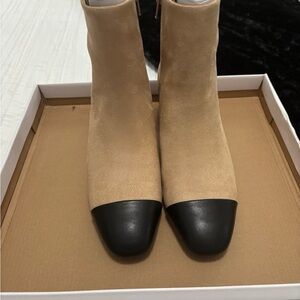 Elegant Tan and Black Ankle Boots